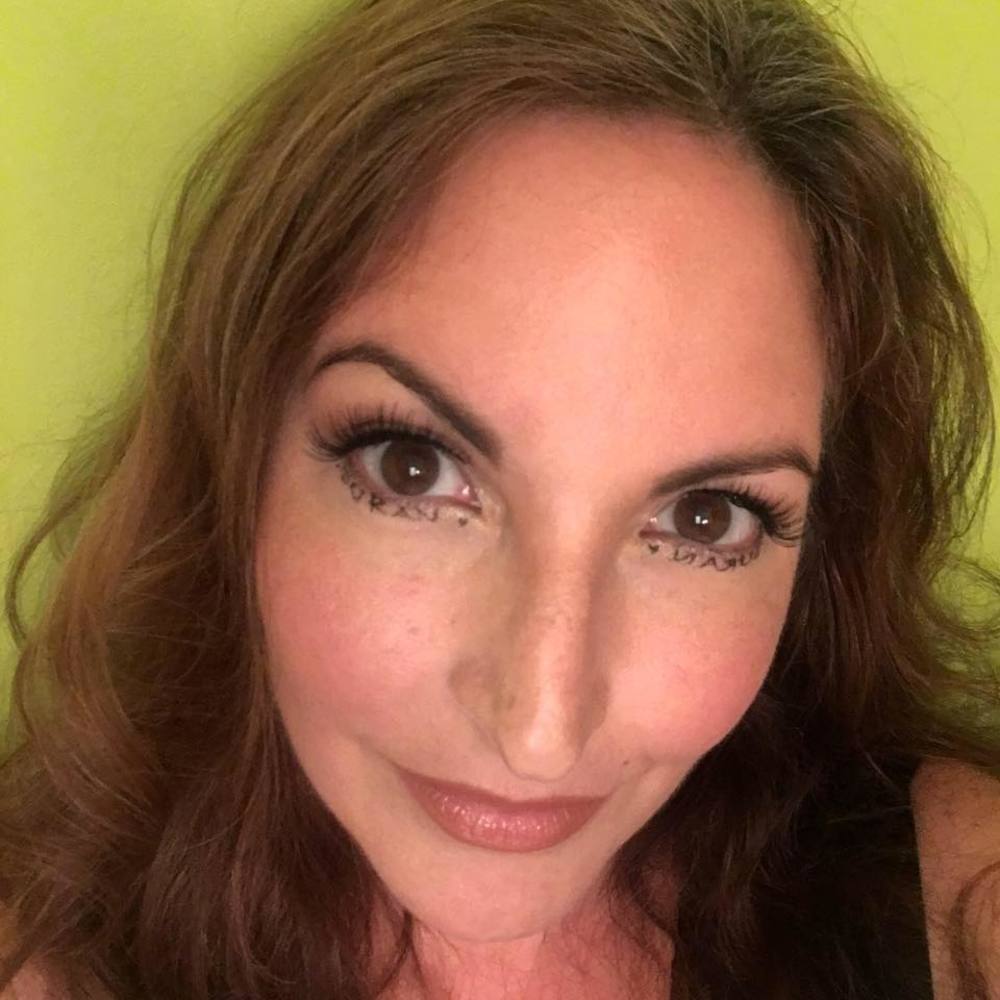 Meet your Posher, Simone